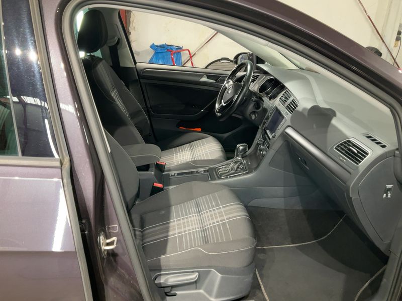 Volkswagen Golf VII 2.0 TDI Lounge BlueMotion Tech 2015 – снимка 17