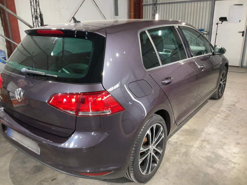 Volkswagen Golf VII 2.0 TDI Lounge BlueMotion Tech 2015 – снимка 8