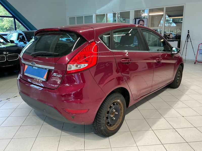 Ford Fiesta 1.4 Titanium 2009 – снимка 2
