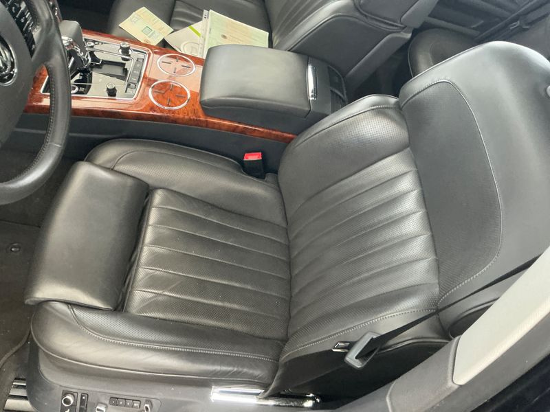 Volkswagen Phaeton 4.2 V8 4Motion 2015 – снимка 23