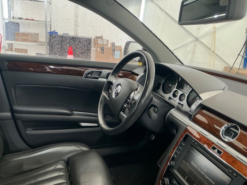 Volkswagen Phaeton 4.2 V8 4Motion 2015 – снимка 24