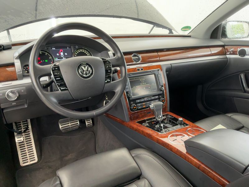 Volkswagen Phaeton 4.2 V8 4Motion 2015 – снимка 17