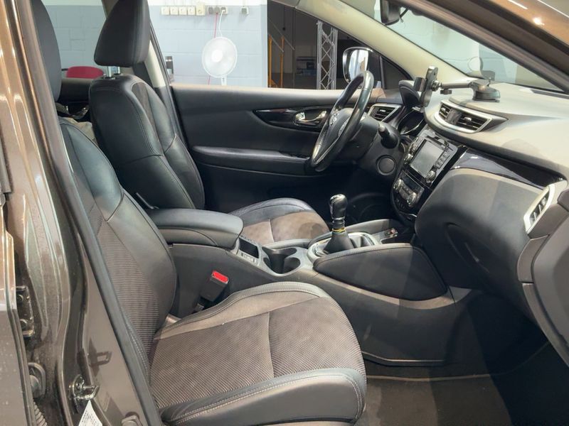 Nissan Qashqai 1.6 dCi Tekna 2015 – снимка 17