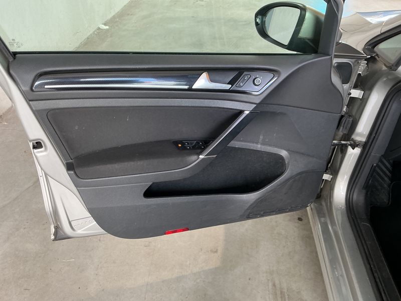 Volkswagen Golf VII 1.6 TDI Carat BlueMotion Tech 2013 – снимка 29
