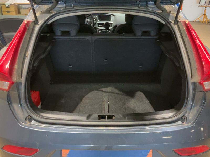 Volvo V40 2.0 D4 Momentum 2016 – снимка 15