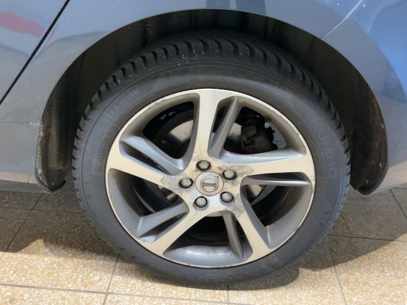 Volvo V40 2.0 D4 Momentum 2016 – снимка 5