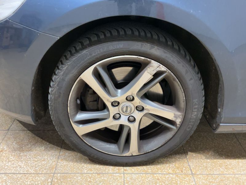 Volvo V40 2.0 D4 Momentum 2016 – снимка 3