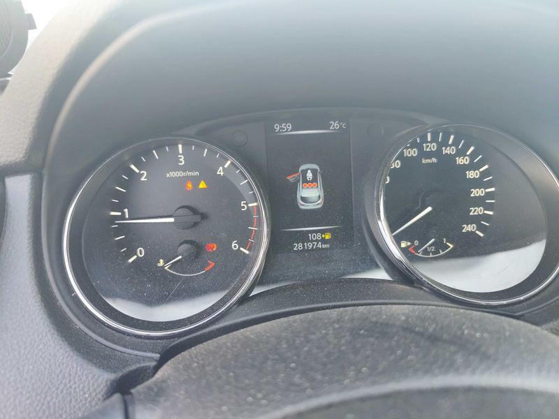 Nissan Qashqai 1.6 dCi Acenta 2015 – снимка 12