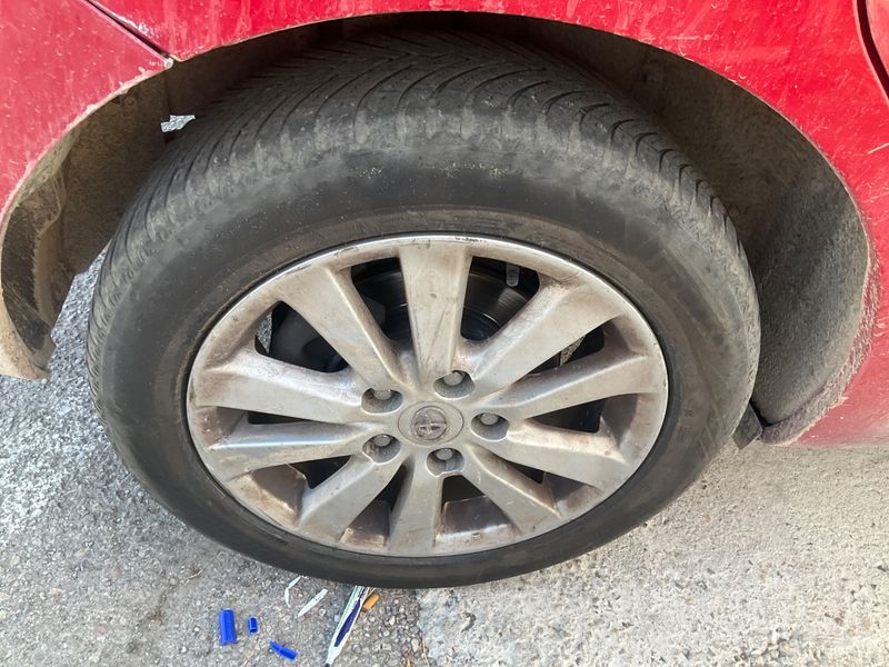 Toyota Auris 2.0 D-4D Basis 2007 – снимка на щета