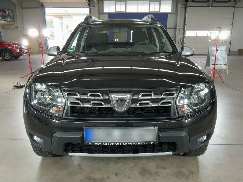 Dacia Duster 1.6 SCe Laureate 4x2 2017 – снимка 14