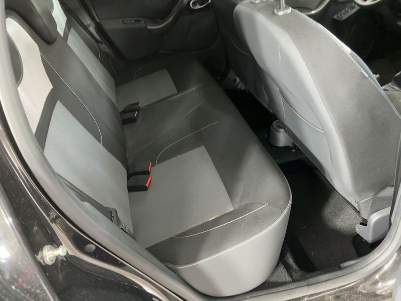 Dacia Duster 1.6 SCe Laureate 4x2 2017 – снимка 19