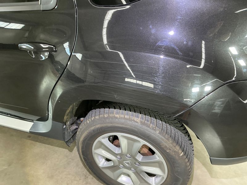 Dacia Duster 1.6 SCe Laureate 4x2 2017 – снимка 26