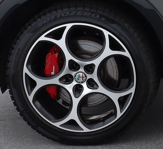 Alfa Romeo Tonale 1.3 Plug-in Hybrid Edizione Speciale AWD 2023 – снимка 9