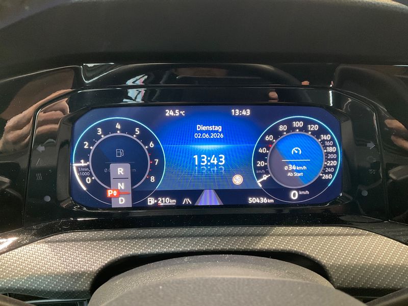 Volkswagen Golf VIII 1.5 eTSI ACT R-Line 2022 – снимка 19
