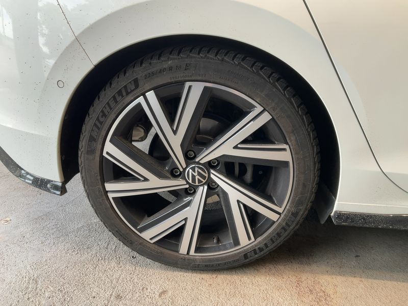 Volkswagen Golf VIII 1.5 eTSI ACT R-Line 2022 – снимка 9