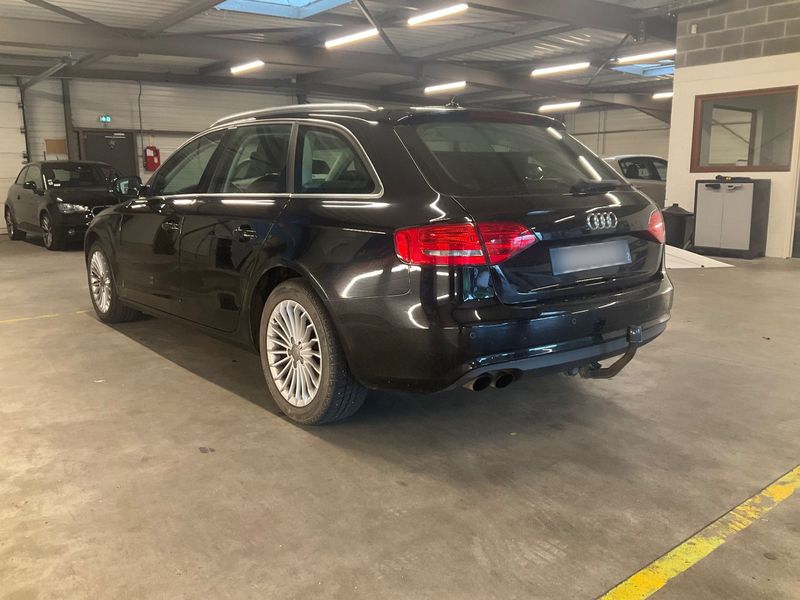 Audi A4 2.0 TDI Attraction 2012 – снимка 3