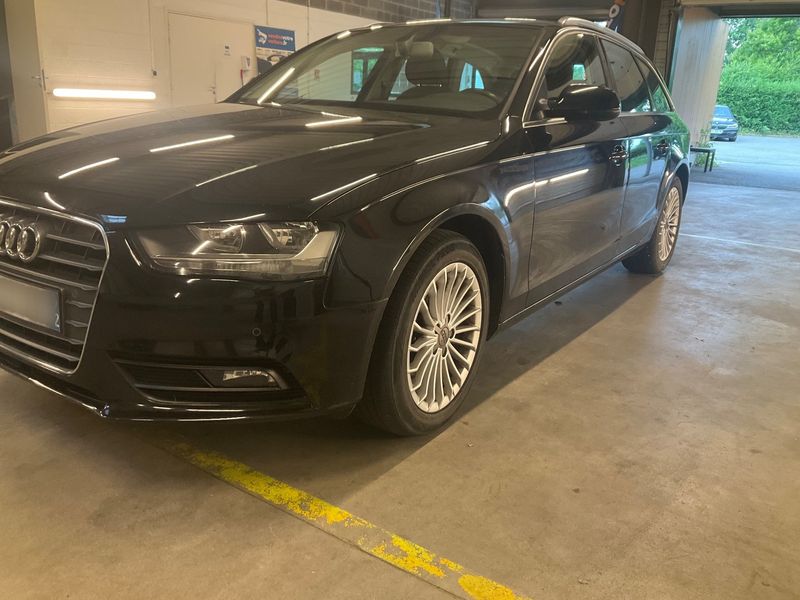 Audi A4 2.0 TDI Attraction 2012 – снимка 2