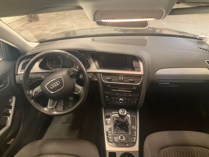 Audi A4 2.0 TDI Attraction 2012 – снимка 12