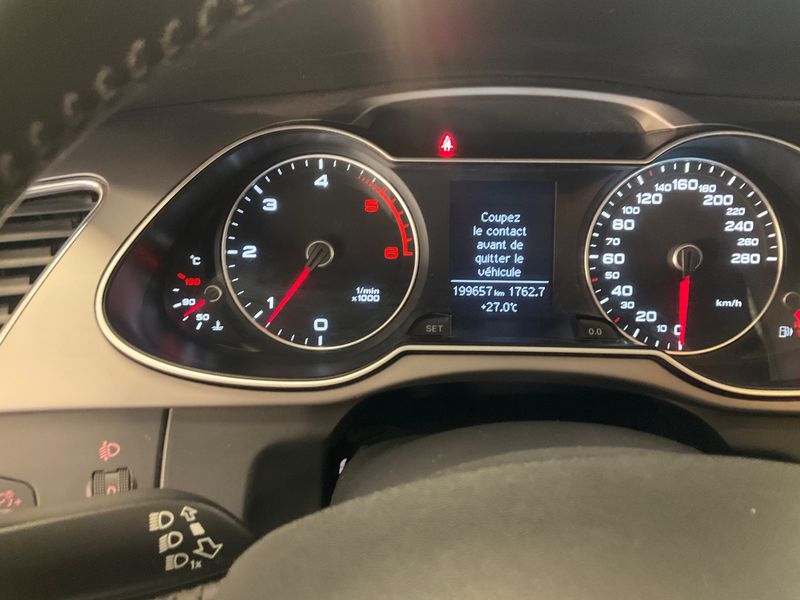 Audi A4 2.0 TDI Attraction 2012 – снимка 13