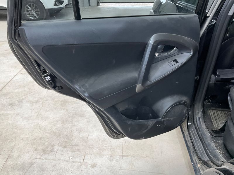 Toyota RAV 4 2.0 Life 2012 – снимка 38