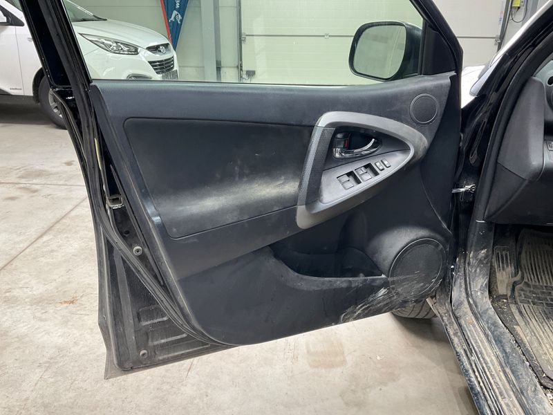 Toyota RAV 4 2.0 Life 2012 – снимка 42