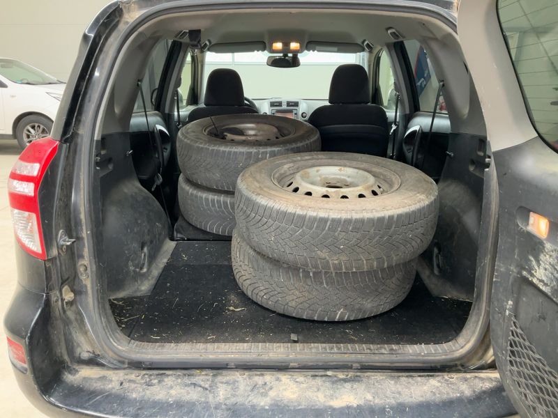 Toyota RAV 4 2.0 Life 2012 – снимка 16