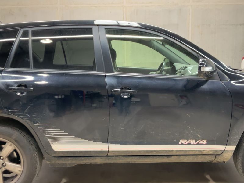 Toyota RAV 4 2.0 Life 2012 – снимка 10