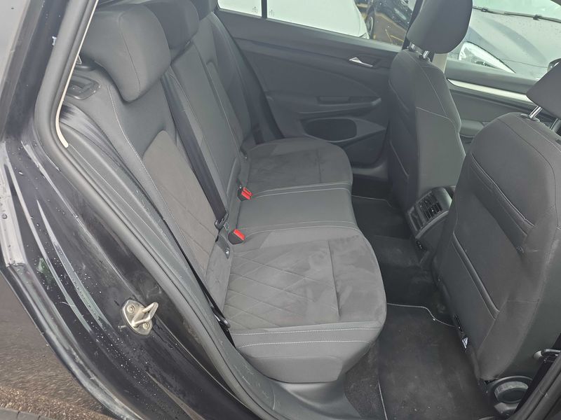 Volkswagen Golf VIII 2.0 TDI Life 2021 – снимка 13