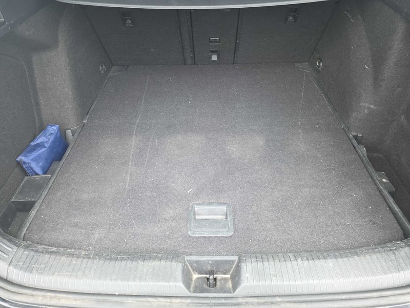 Volkswagen Golf VIII 2.0 TDI Life 2021 – снимка на щета 45
