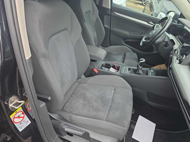 Volkswagen Golf VIII 2.0 TDI Life 2021 – снимка 10