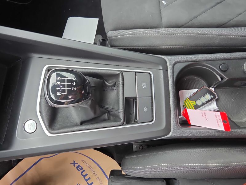 Volkswagen Golf VIII 2.0 TDI Life 2021 – снимка 25