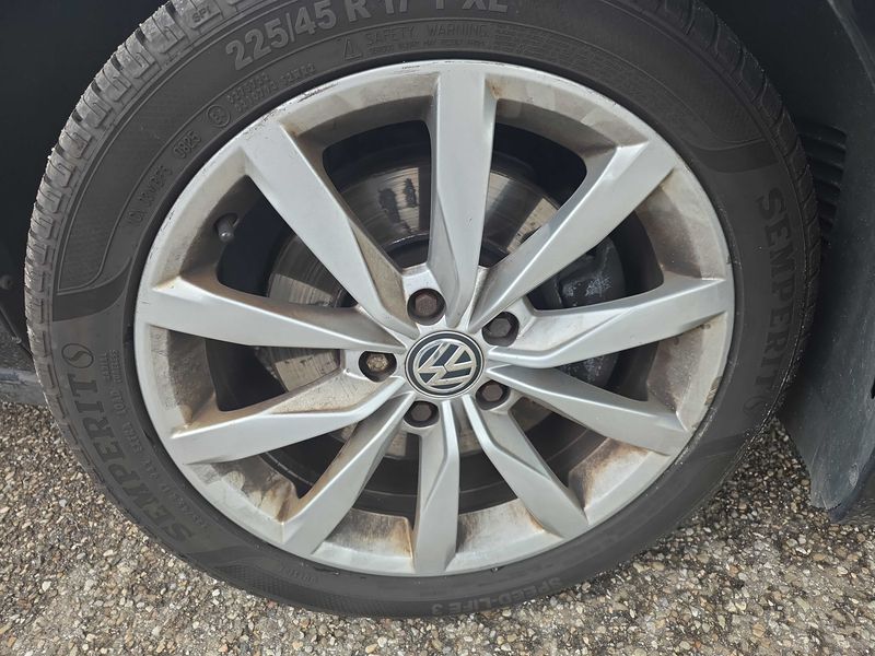 Volkswagen Golf VIII 2.0 TDI Life 2021 – снимка на щета 29