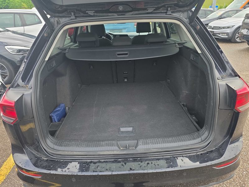 Volkswagen Golf VIII 2.0 TDI Life 2021 – снимка 9