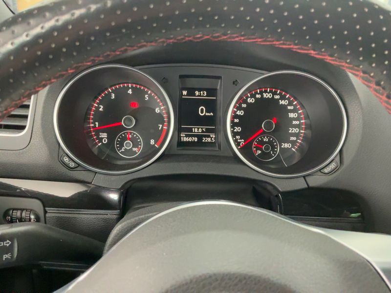 Volkswagen Golf VI 2.0 TSI GTI 2012 – снимка 18