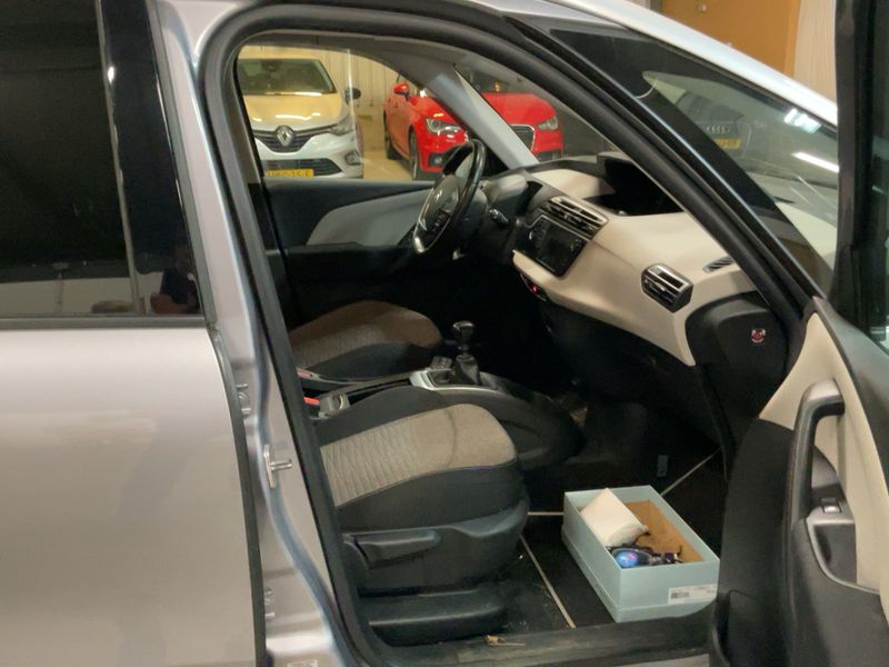 Citroen C4 Grand Spacetourer 1.2 PureTech Origins 2019 – снимка 16