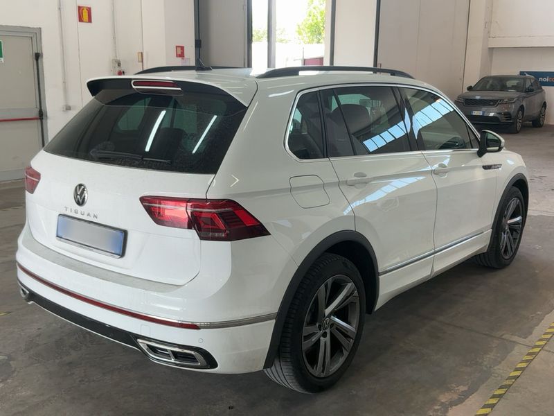 Volkswagen Tiguan 2.0 TDI R-Line 2022 – снимка 8