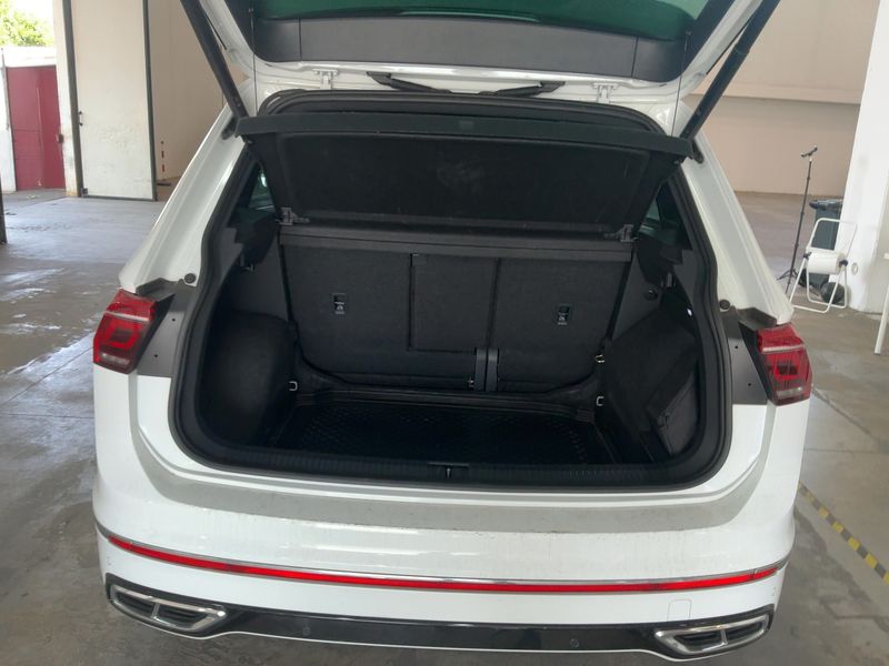 Volkswagen Tiguan 2.0 TDI R-Line 2022 – снимка 15