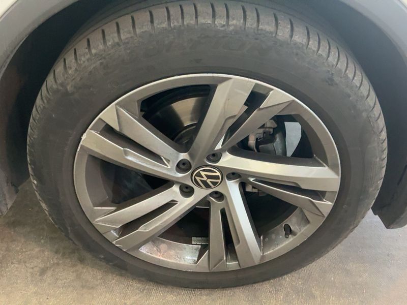 Volkswagen Tiguan 2.0 TDI R-Line 2022 – снимка 11