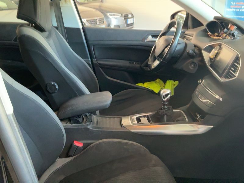 Peugeot 308 1.6 e-HDi Sensation 2014 – снимка 16