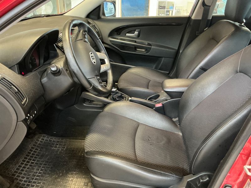 Kia cee'd 1.6 CRDi Active 2012 – снимка 3