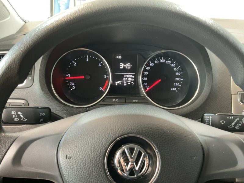 Volkswagen Polo 1.4 TDI Trendline BlueMotion Tech 2015 – снимка 18