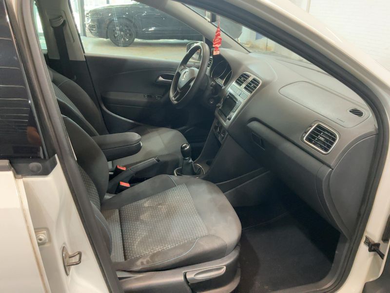 Volkswagen Polo 1.4 TDI Trendline BlueMotion Tech 2015 – снимка 16