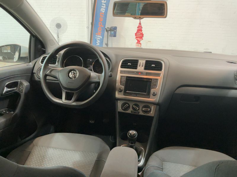 Volkswagen Polo 1.4 TDI Trendline BlueMotion Tech 2015 – снимка 17