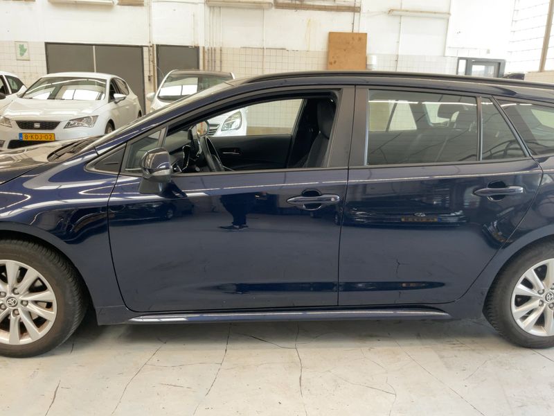 Toyota Corolla 1.8 Hybrid Active 2023 – снимка 4