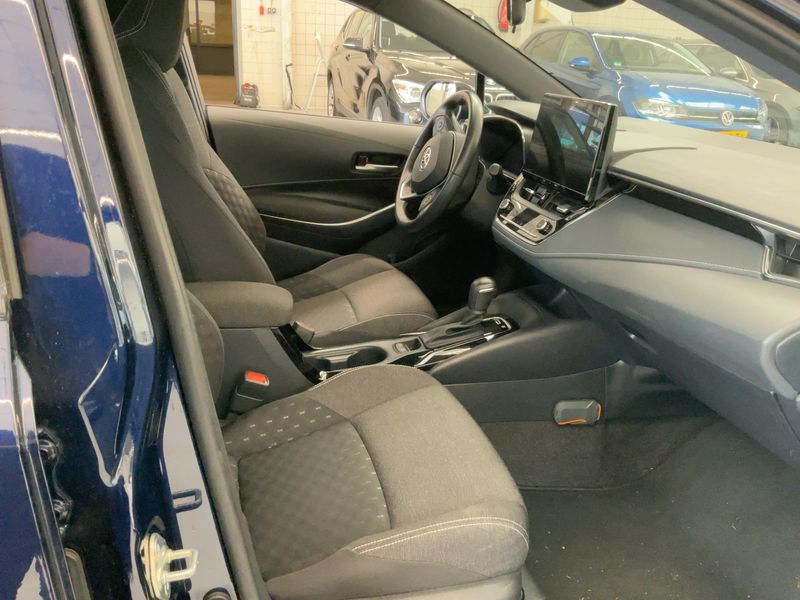Toyota Corolla 1.8 Hybrid Active 2023 – снимка 16