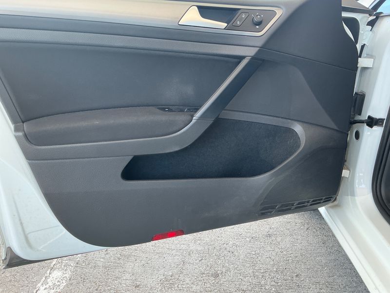 Volkswagen Golf VII 1.6 TDI Trendline BlueMotion Tech 2014 – снимка 31