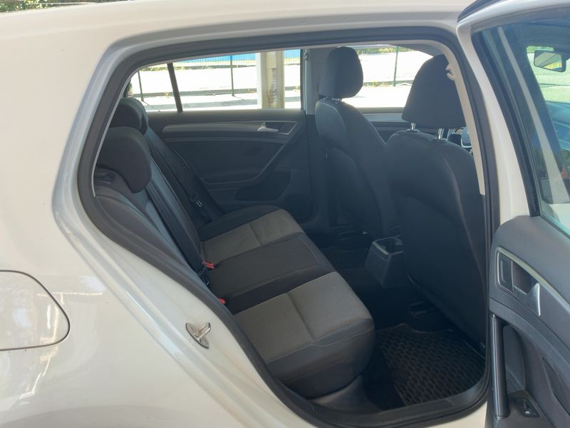 Volkswagen Golf VII 1.6 TDI Trendline BlueMotion Tech 2014 – снимка 19