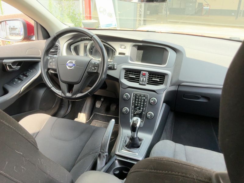 Volvo V40 1.6 D2 Kinetic 2014 – снимка 17