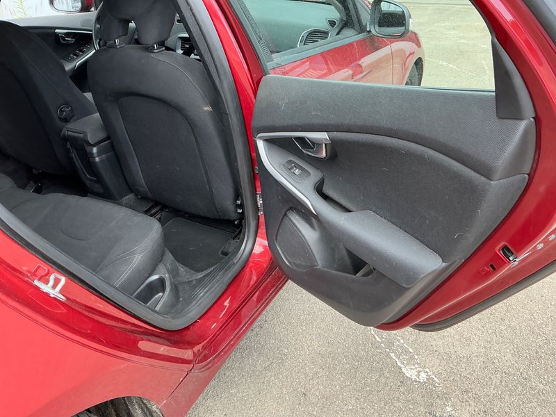 Volvo V40 1.6 D2 Kinetic 2014 – снимка 28