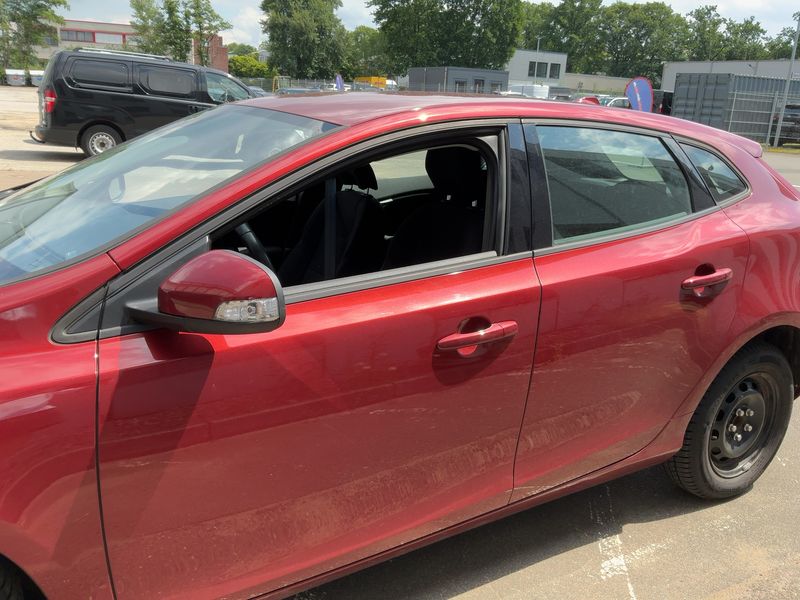 Volvo V40 1.6 D2 Kinetic 2014 – снимка 4